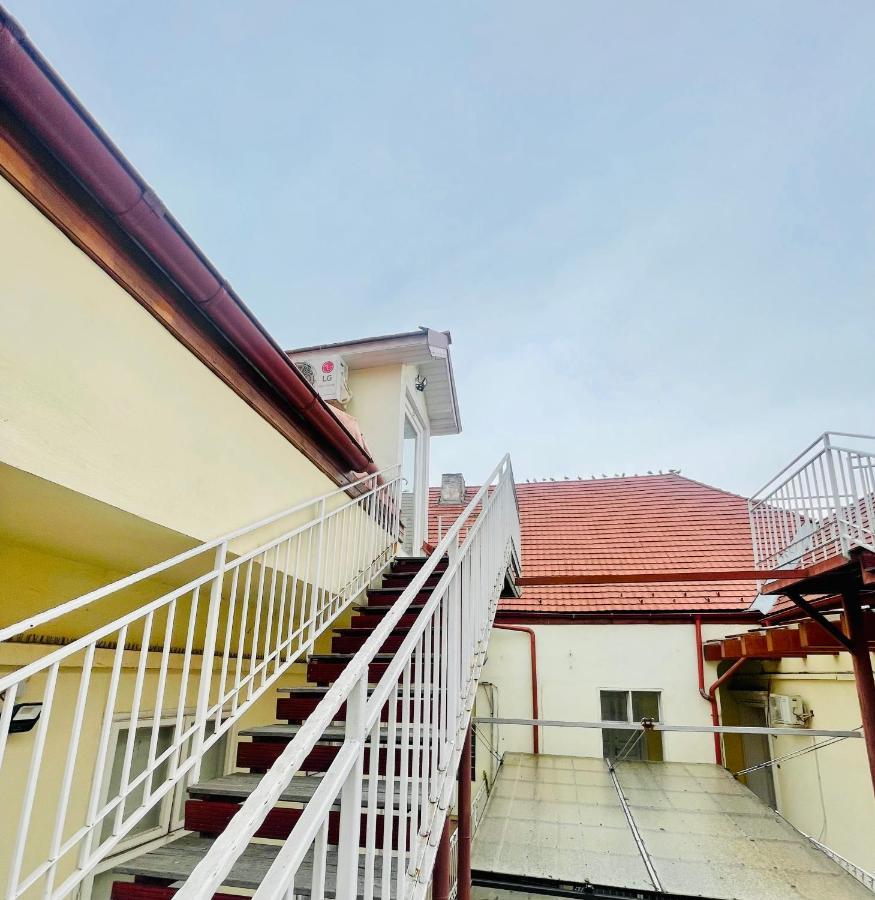 Ultra-Central Apartment Just In Union Squere Timişoara Exterior foto